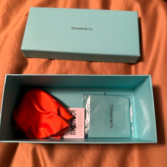 NEW TIFFANY SUNGLASSES! Gorgeous! - Picture 5 of 10